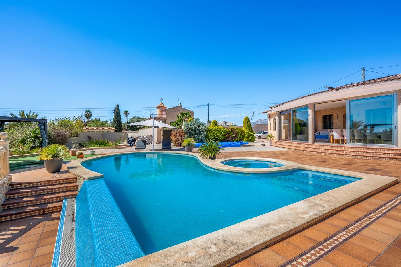 Country Estate In Crevillente