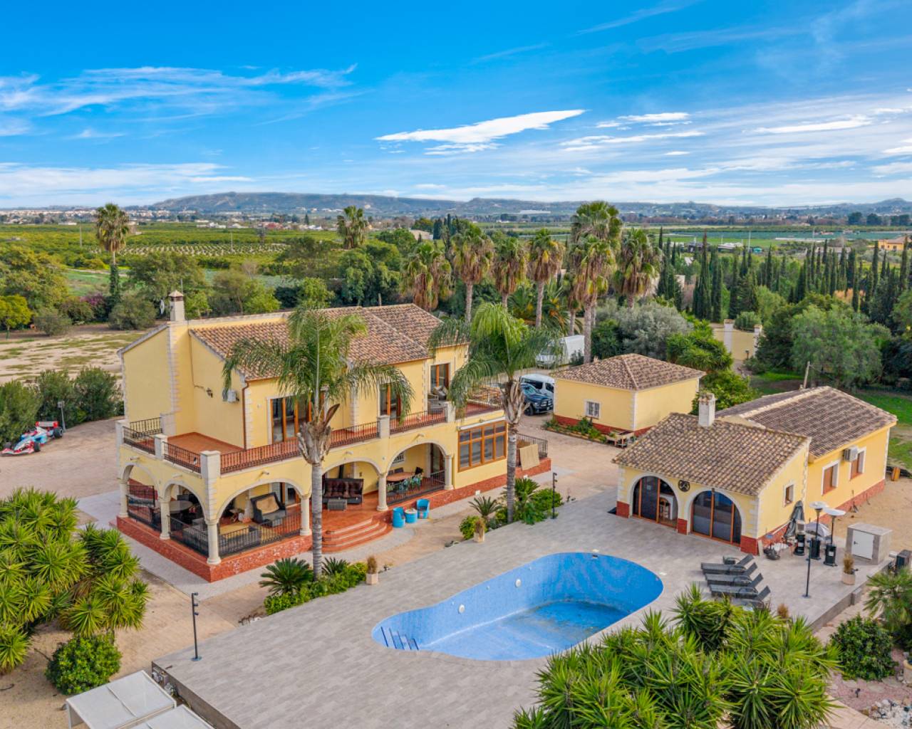 Finca / Country Property In Orihuela