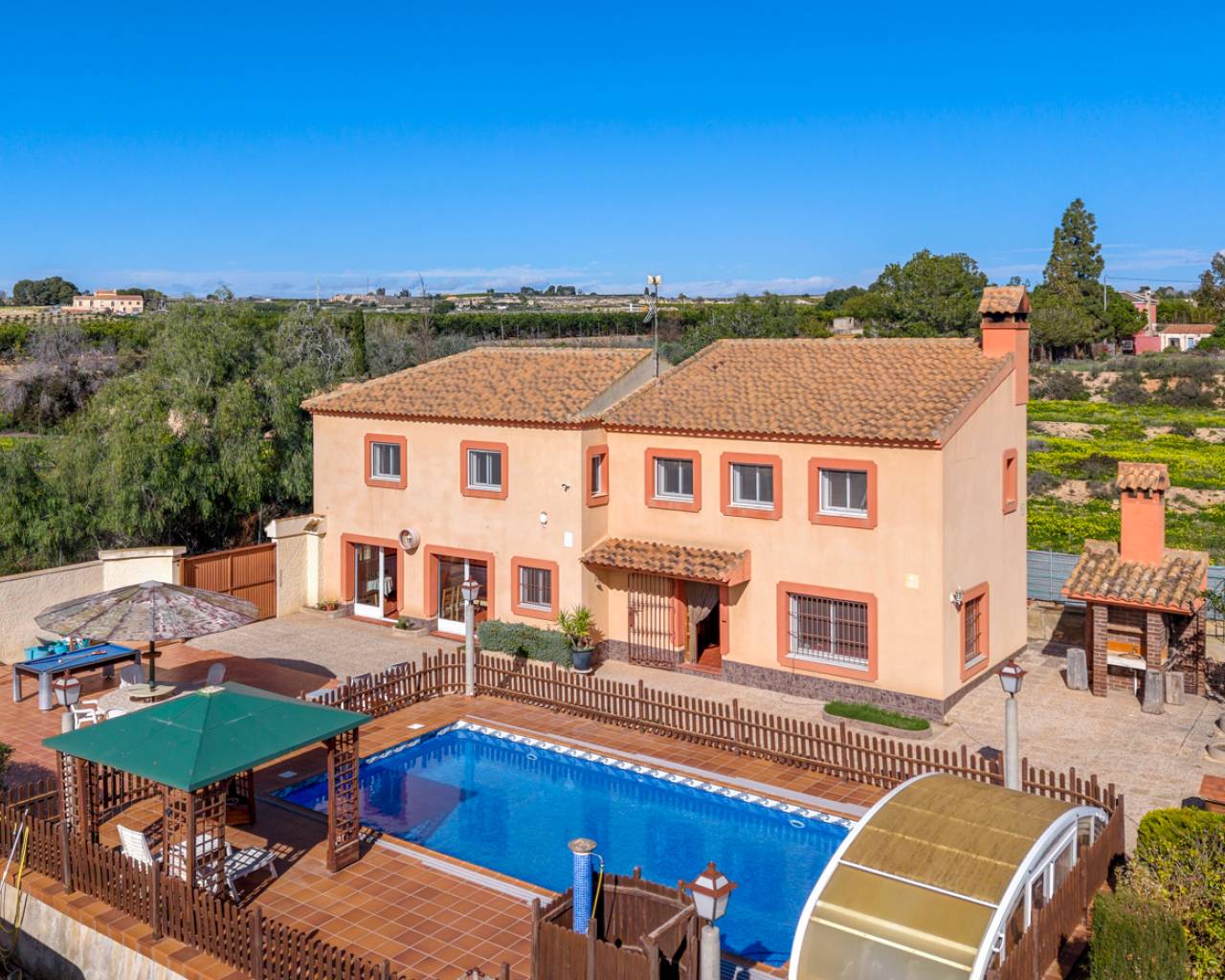 Finca / Country Property In Los Montesinos