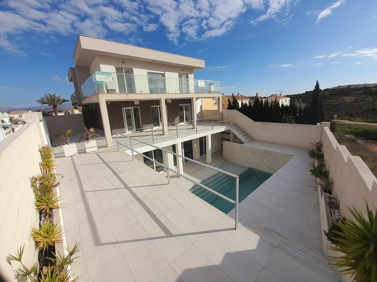 Detached House / Villa In Gran Alacant